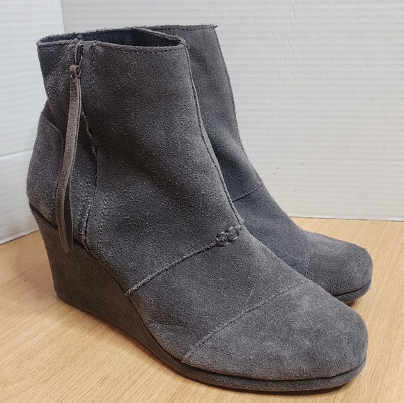 Toms Gray Suede Desert Wedge Ankle Boots Womens Size 12 Like New - Picture 1 of 16